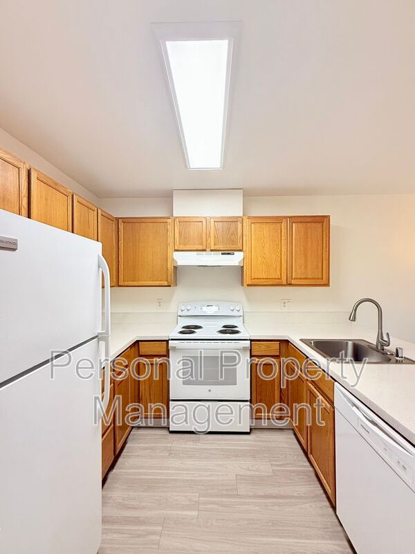 Building Photo - 3412 NE 66th Ave