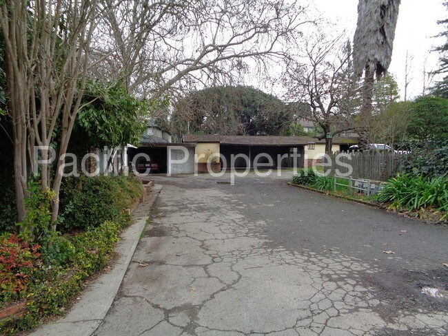 Foto del edificio - 3485 Bennett Valley Rd