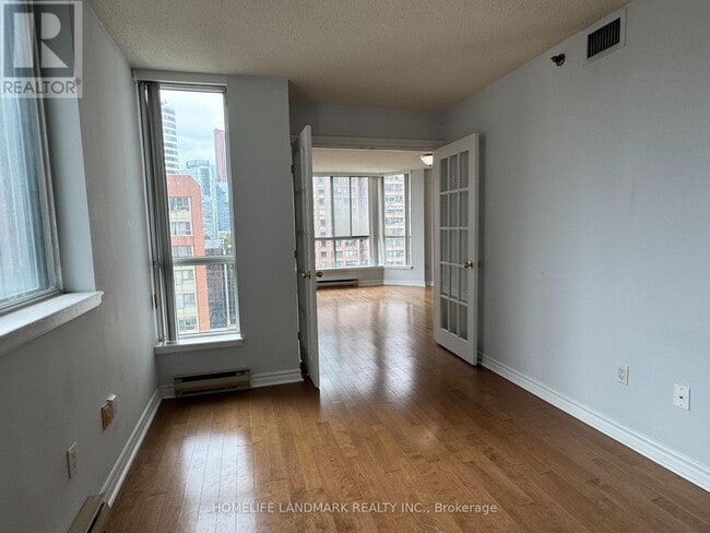 Building Photo - 38-1538 Elm St