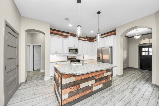 Building Photo - 211 Pleasant Hl Wy