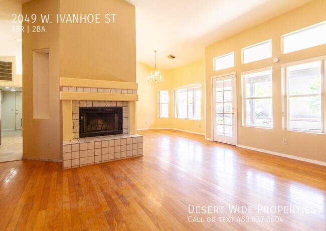 Building Photo - NICE 3BED 2BATH LARGE FLOORPLAN HOME LOCAT...