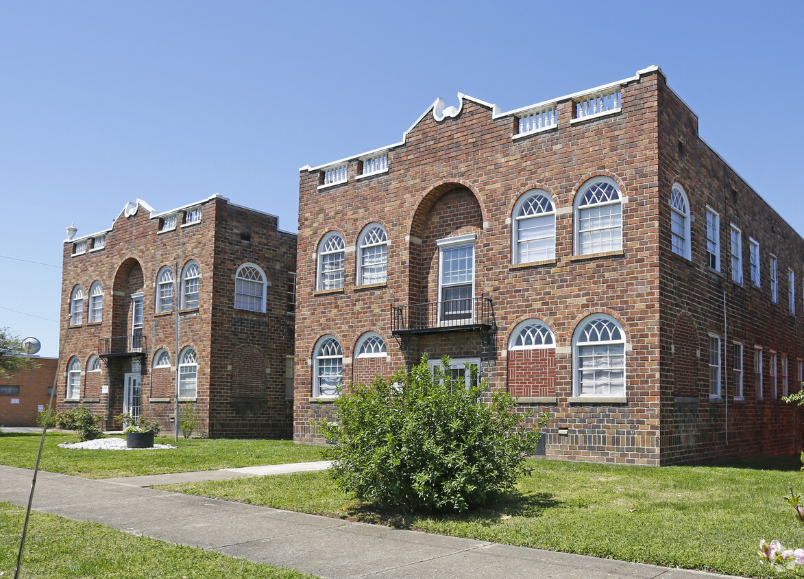 Primary Photo - Magnolia Apartments