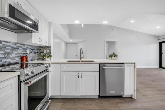 Foto del edificio - 9288 W Atlantic Blvd