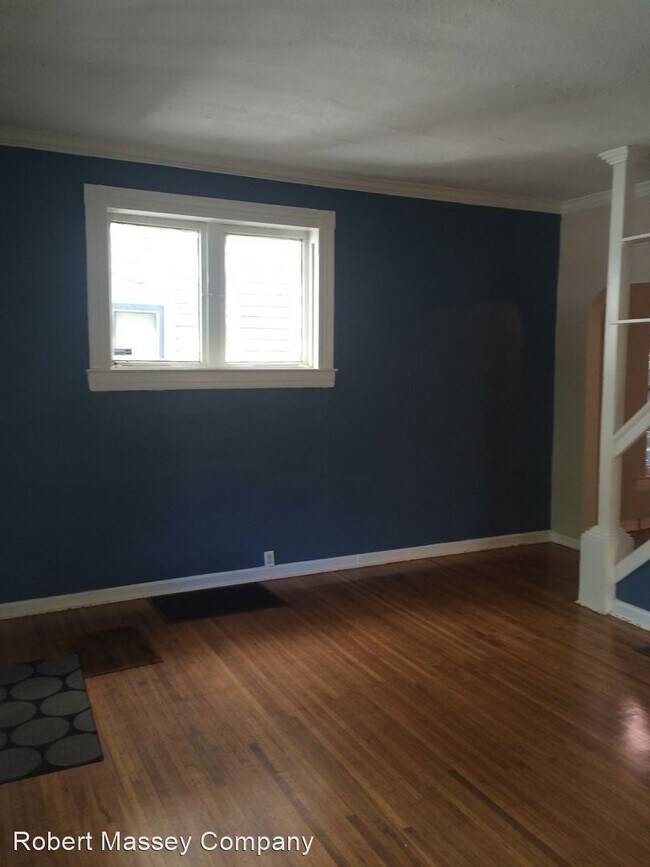 Building Photo - 3 br, 2 bath House - 1261 Bassett Avenue