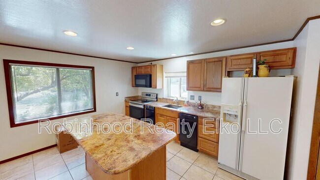 Building Photo - 2075 Griswold Dr