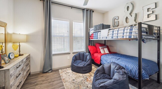 Foto del edificio - 8877 Lakes at 610 Dr