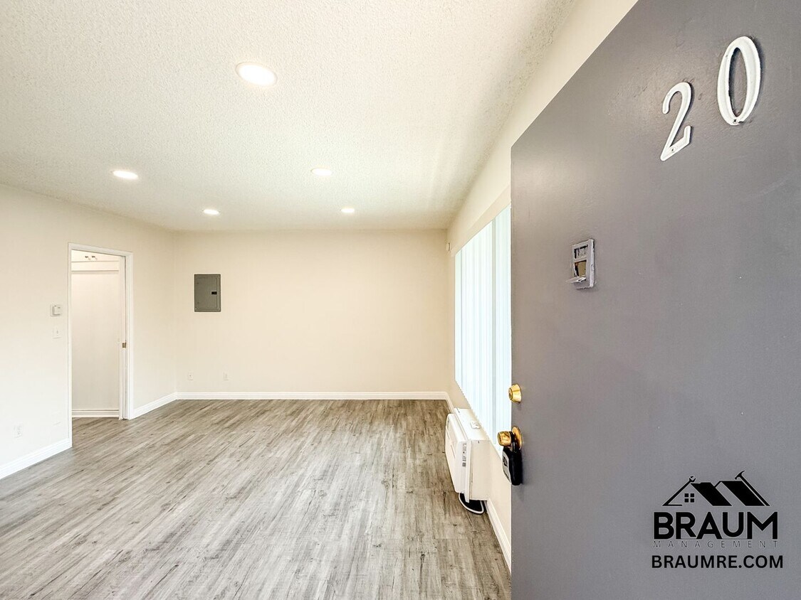 Foto principal - 5131 Buffalo Ave