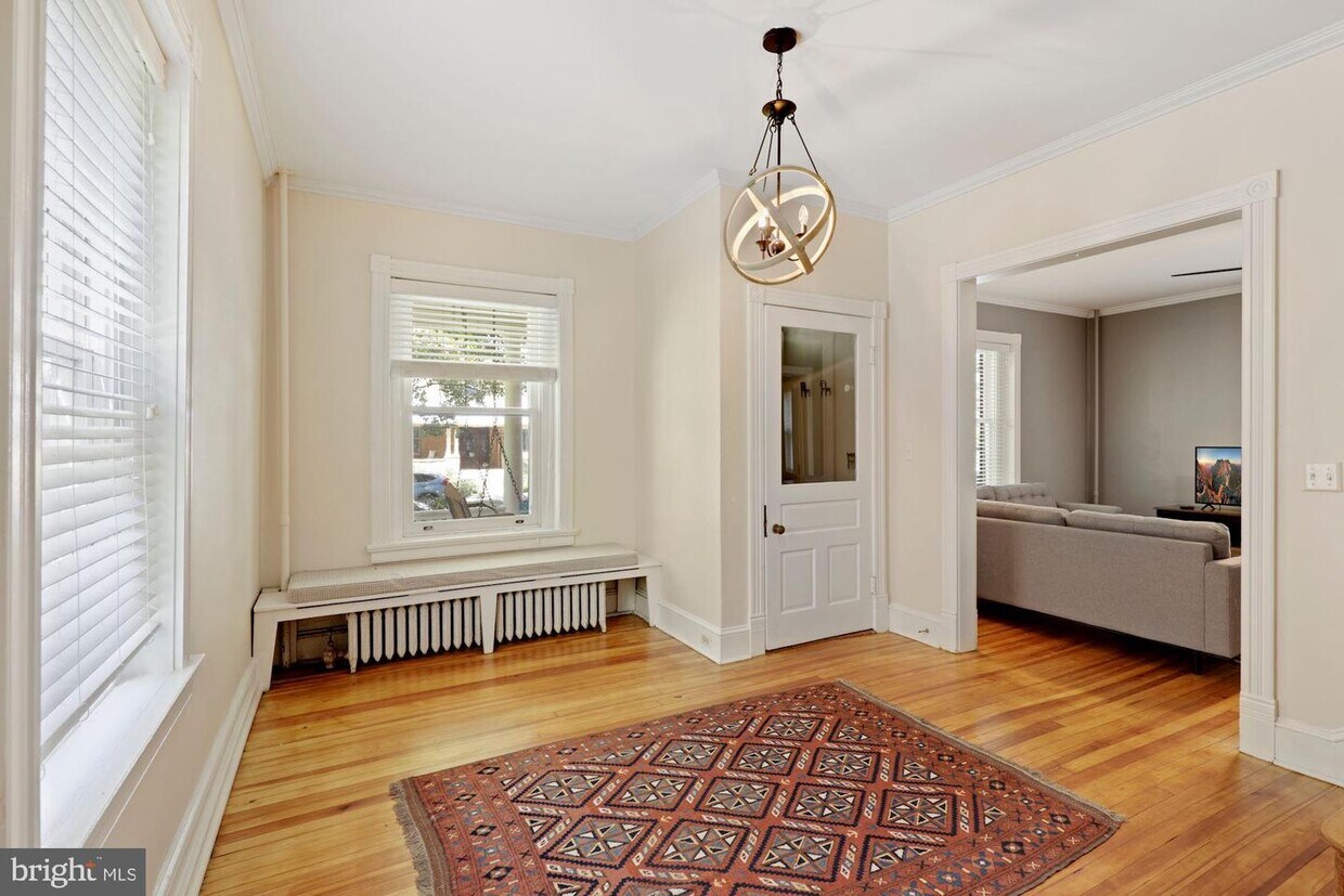 Primary Photo - 206 Rockwell Terrace