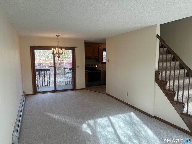 Building Photo - 649 Middle Tpke E