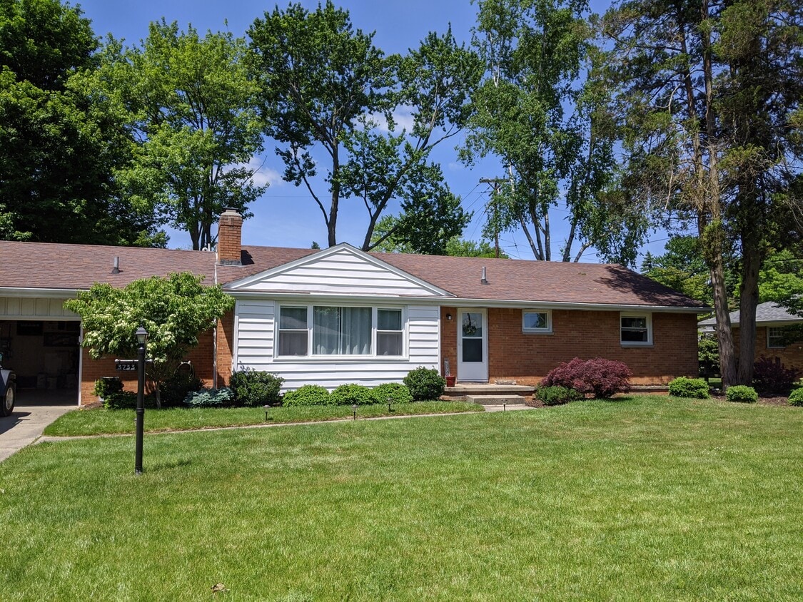 3733 Cherry Wood Ln, Toledo, OH 43615 House Rental in Toledo, OH