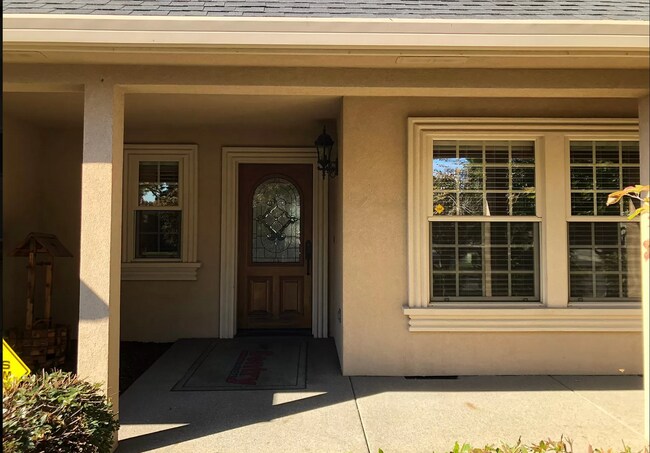 Building Photo - 2067 Manchester Dr