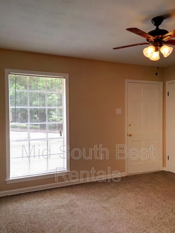 Building Photo - 2304 Delray Ave