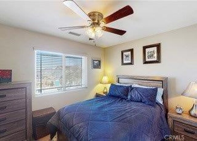 Building Photo - *Gorgeous 4-Bedroom Home in Hesperia CA!*
