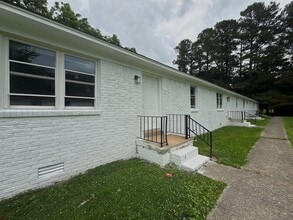 Building Photo - 920 N Monroe Ave