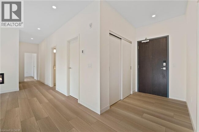 Building Photo - 123 Lincoln St