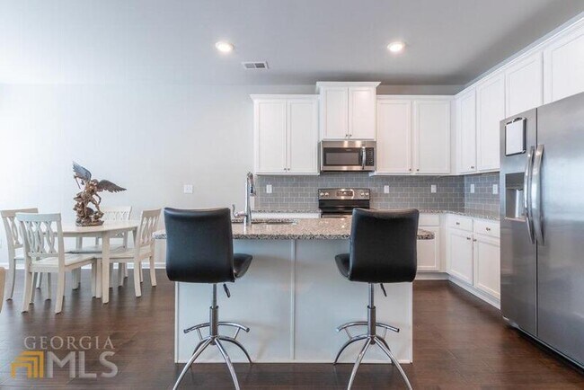 Foto del edificio - 3506 Lakeview Crk