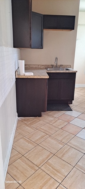 Building Photo - 1651 E 72nd St