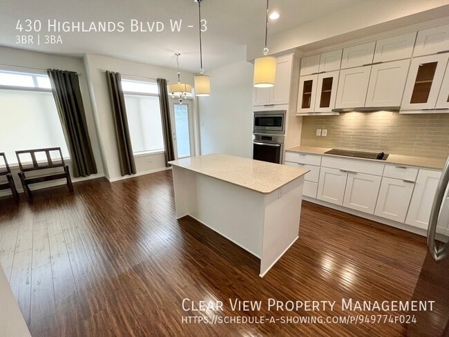 Building Photo - Beautiful double master bedroom + ensuite ...
