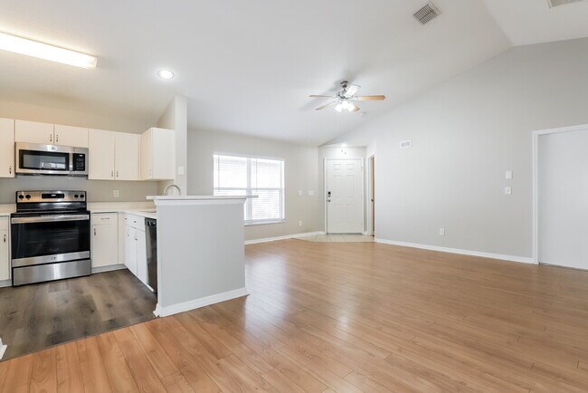 Foto del edificio - 2619 Golden Antler Ln