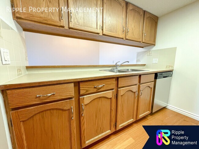 Building Photo - 2 BED/ 2 BATH APARTMENT NEAR UNIVERSITY OF CALGARY!