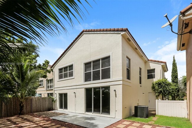 Foto del edificio - 10837 NW 46th Dr