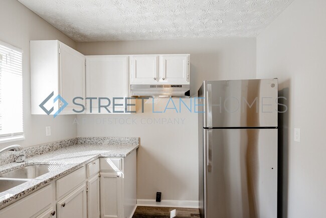 Foto del edificio - NOW OFFERING HALF OFF THE FIRST FULL MONTH...