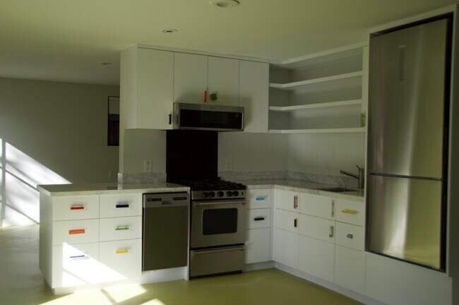 Foto del edificio - 3248 Ellenda Ave