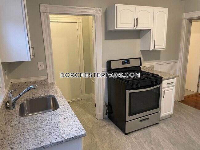 Building Photo - 156 Talbot Ave