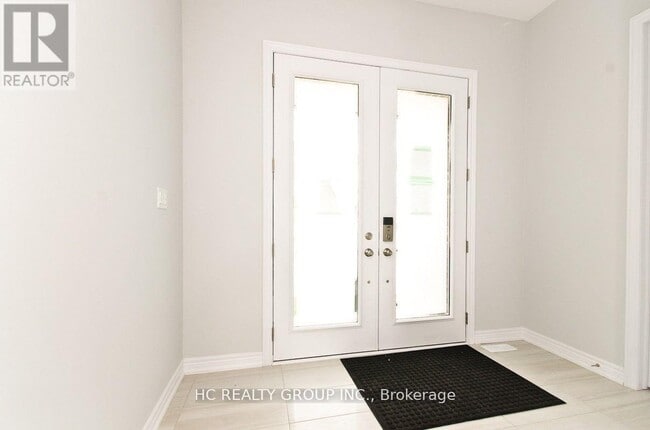 Building Photo - 92 Pine Hill Cres