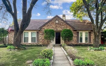 Building Photo - 490 Justice Dr