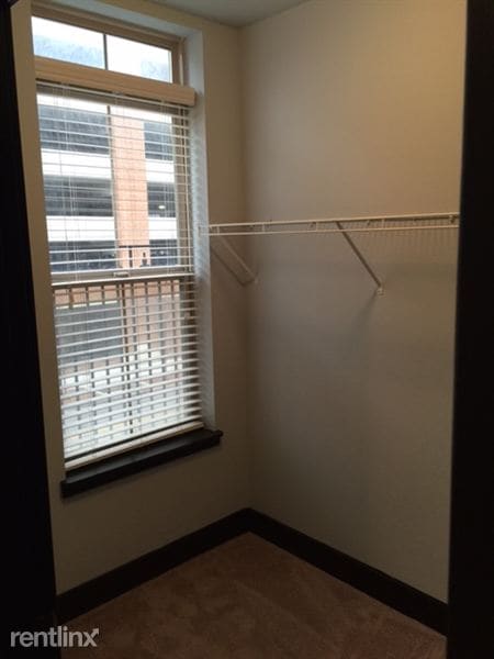 Building Photo - 203 S Wall St