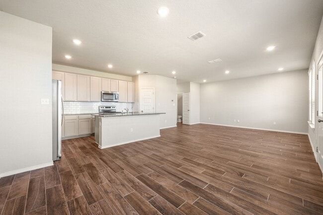 Building Photo - All Appliances Included!!  Like New Open Floor Plan!!!