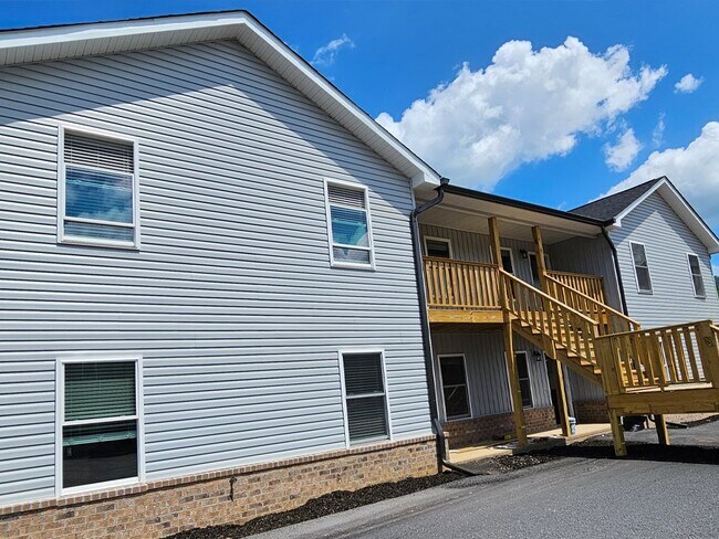 Foto del edificio - 9930 US-11