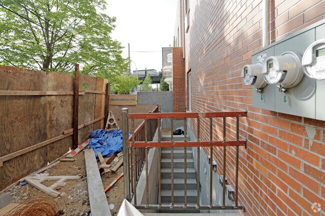 Building Photo - 96-16 38th Ave