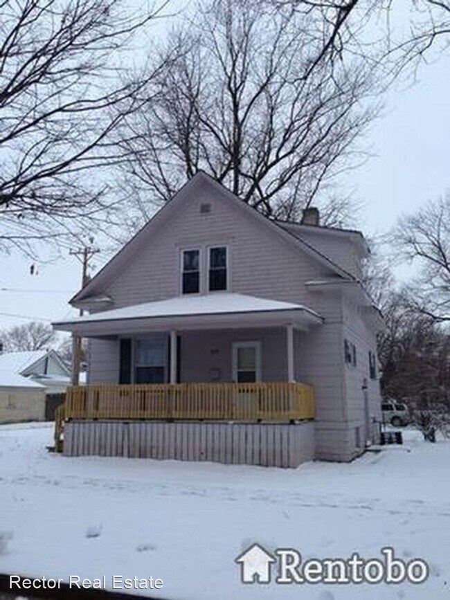 Building Photo - 3 br, 1 bath House - 605 N. Prairie St.