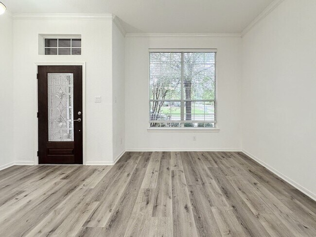 Foto del edificio - 73 E Montfair Blvd