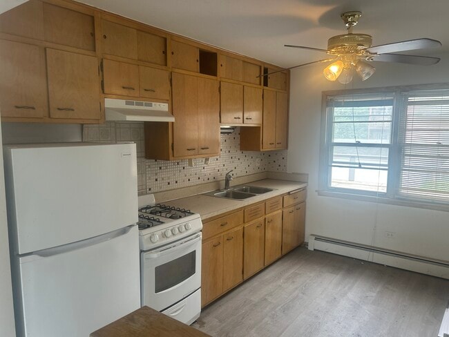 Building Photo - 3438 S Oak Park Ave