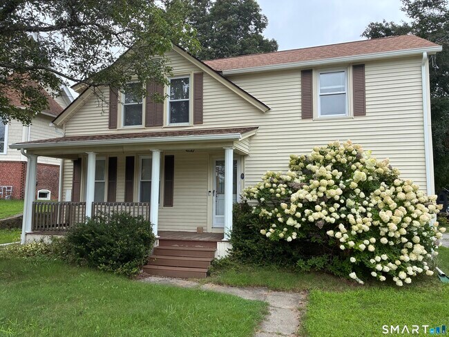 Foto del edificio - 633 Norwich Rd