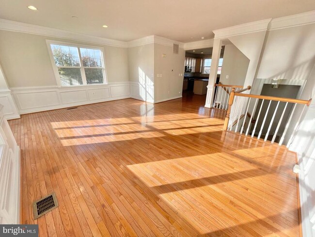 Foto del edificio - 8090 Whispering Wind Ln