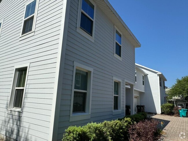 Building Photo - 2619 S Brown Ave