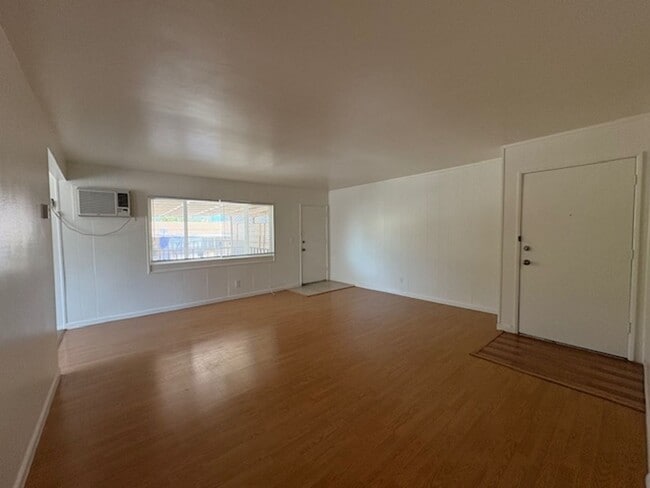 Photo - La Mar 4-Plex (25280) (DD) Apartment