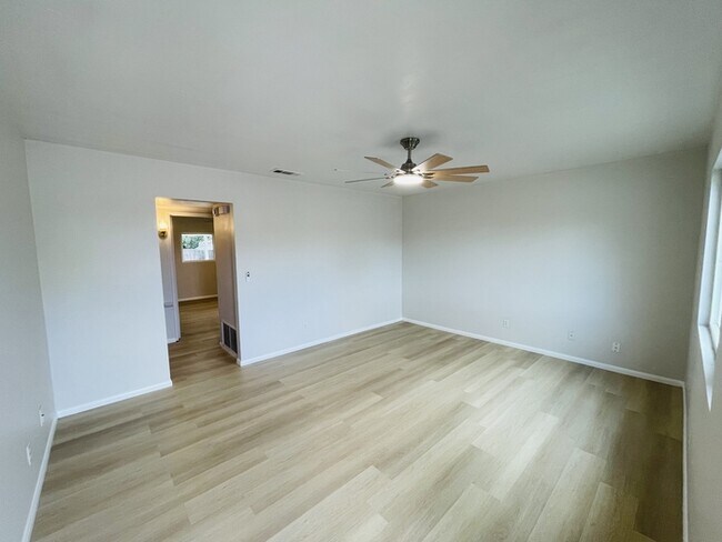 Foto del edificio - 1887 Cll Amargosa