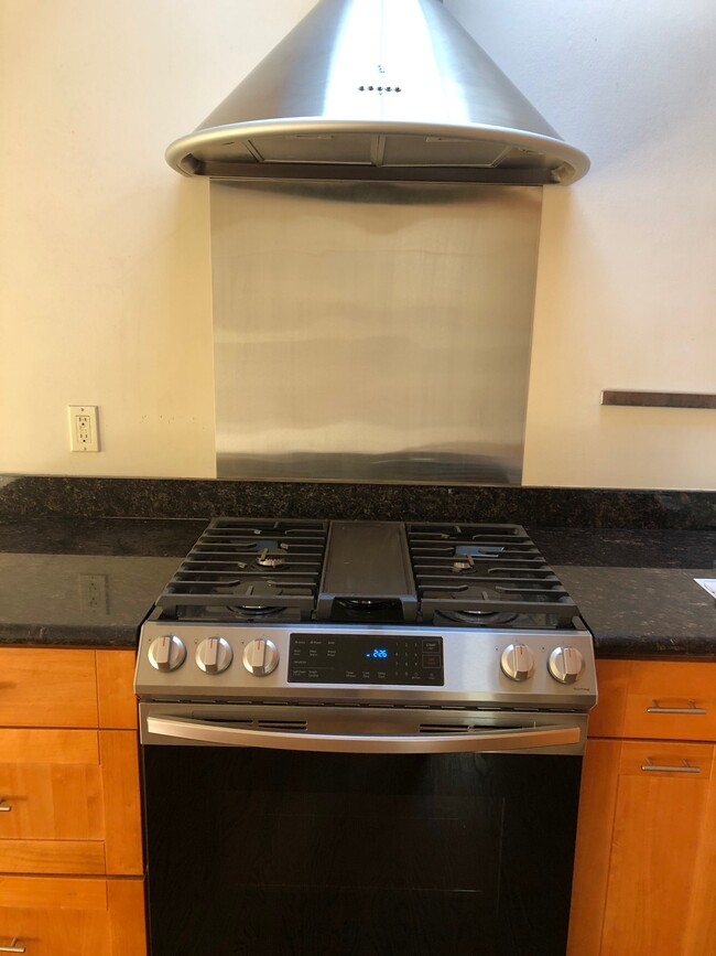 brand new stainless steel gas stove - 762 27th St