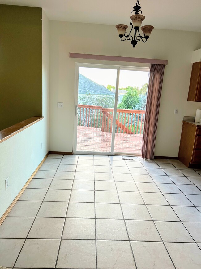 Foto del edificio - 8447 Windy Hill Dr