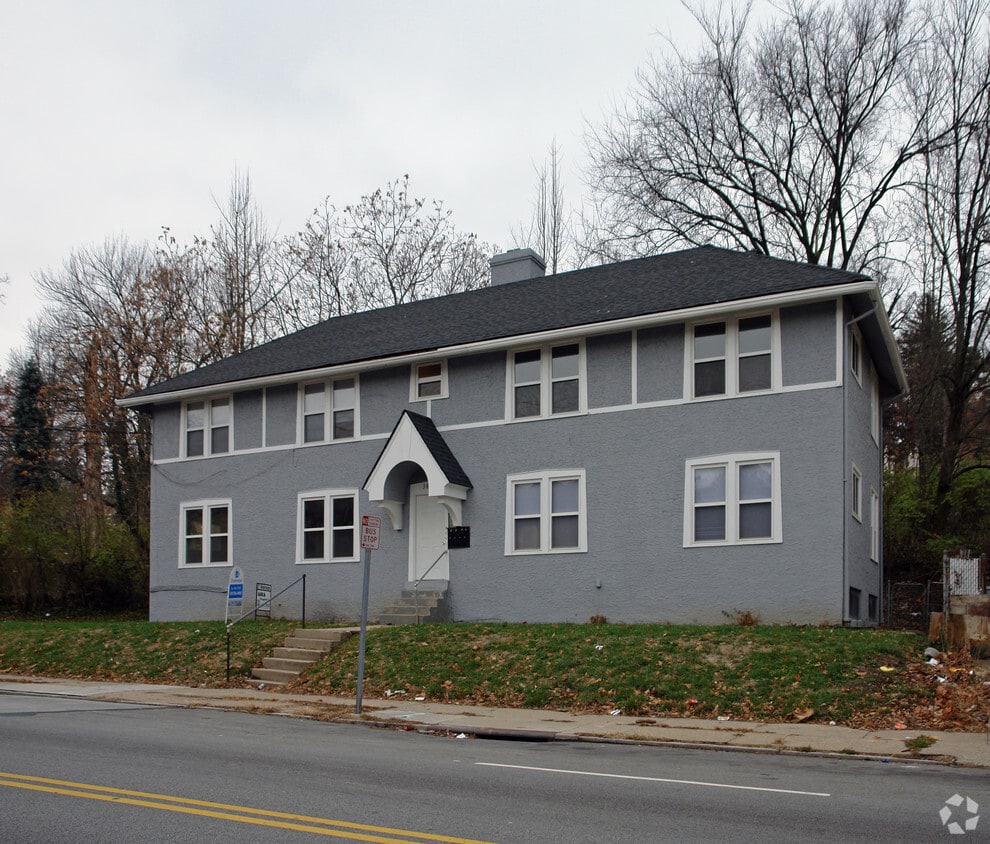Building Photo - 3827 Vine St