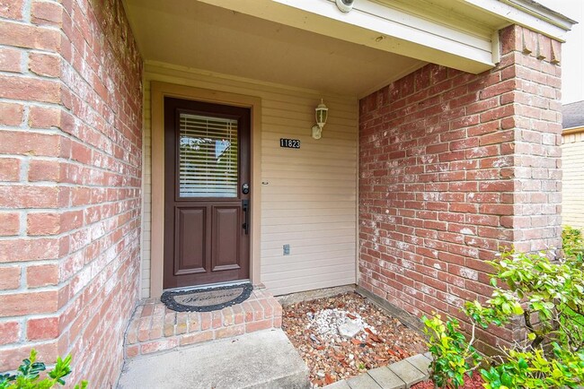 Building Photo - 11823 Zarroll Dr