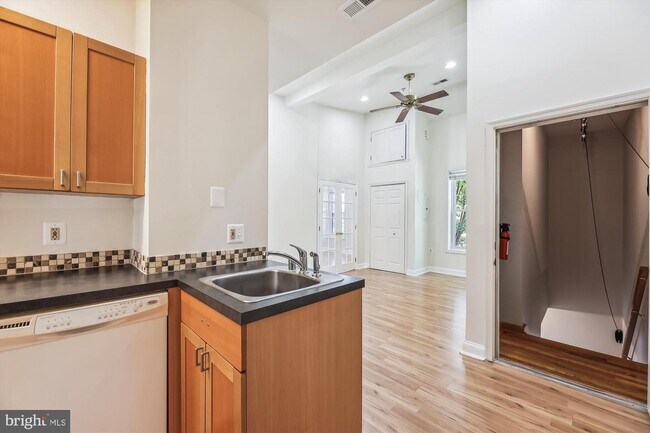 Building Photo - 2303 17th St NW