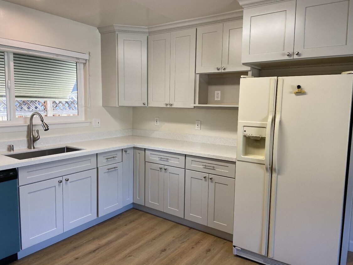 Foto principal - 1554 Roosevelt Ave