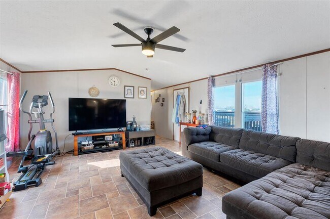 Foto del edificio - 16629 Manda Carlson Rd