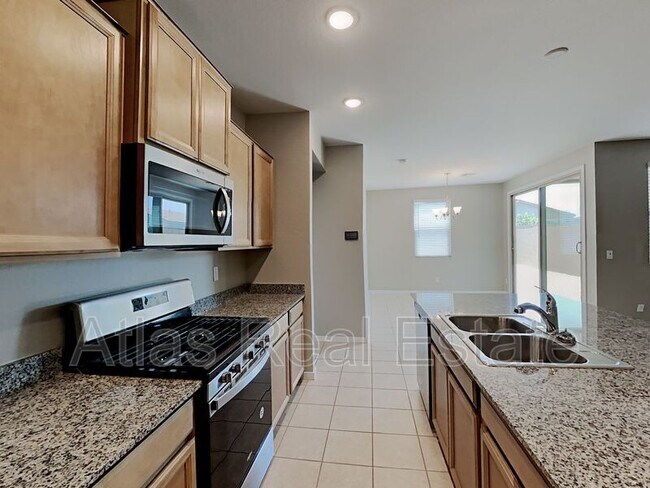Foto del edificio - 40481 W Jenna Ln
